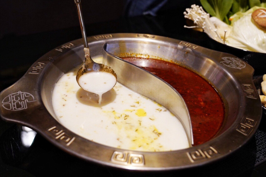 中壢新開麻辣鍋！單人套餐368元自助區吃到飽～現煮日本黑蜆好鮮甜