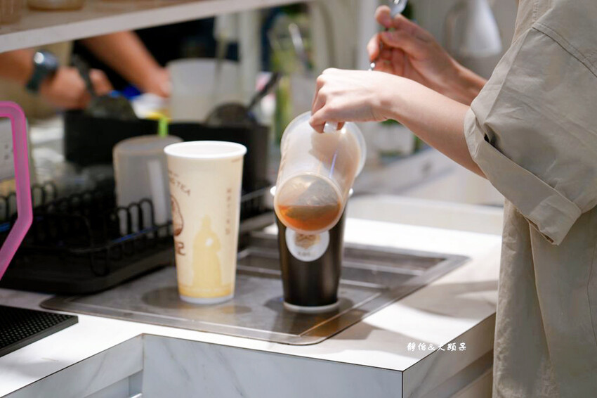 捷運中山手搖飲「儒記中山 ROOJI」,用手搖飲的價格喝好茶