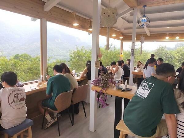 新竹橫山日木花園~小巧精緻的三面玻璃屋~擁有山景的視野景觀~