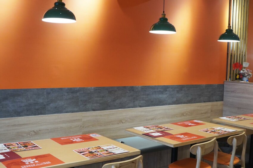 台中西屯｜冒香香冒菜鍋逢甲店｜逢甲商圈新開店，4個人吃的土豪鍋超豪邁，冒豆花推薦必點