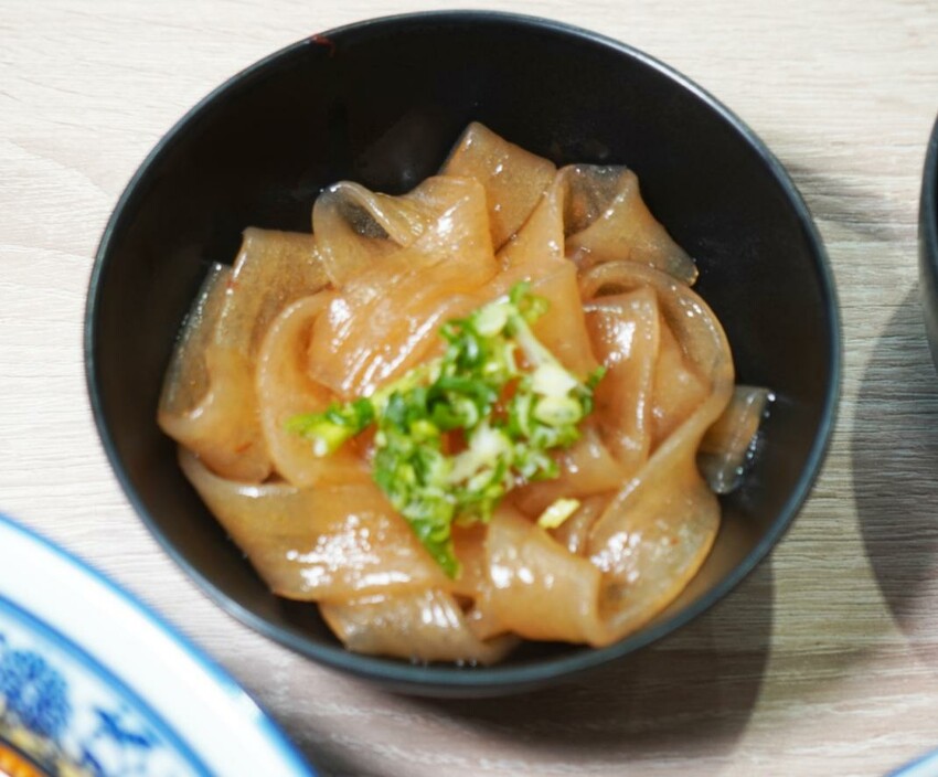 台中西屯｜冒香香冒菜鍋逢甲店｜逢甲商圈新開店，4個人吃的土豪鍋超豪邁，冒豆花推薦必點