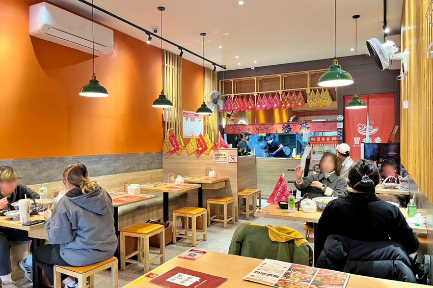 台中市西屯區一個人也能大啖爽辣冒菜!多人聚餐也有巨無霸土豪鍋,還有入口即化的好吃冒豆花