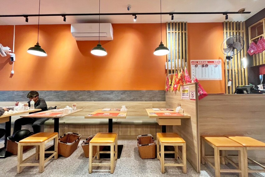 台中市西屯區一個人也能大啖爽辣冒菜!多人聚餐也有巨無霸土豪鍋,還有入口即化的好吃冒豆花