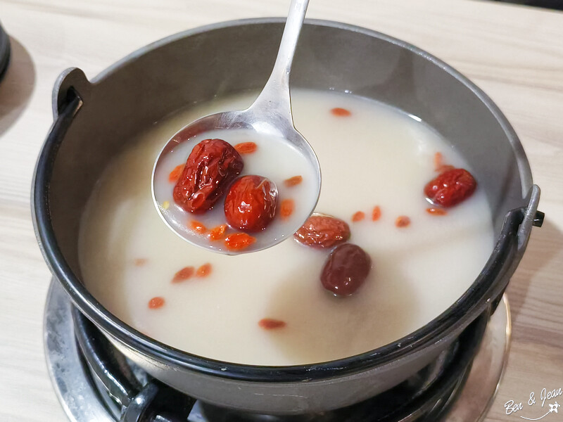 宜蘭縣羅東鎮饗點鍋精緻鍋物》羅東夜市旁388元起豐富自助吧吃到飽，平價肉品、高檔和牛、生猛海鮮都有