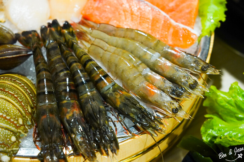 宜蘭縣羅東鎮饗點鍋精緻鍋物》羅東夜市旁388元起豐富自助吧吃到飽，平價肉品、高檔和牛、生猛海鮮都有