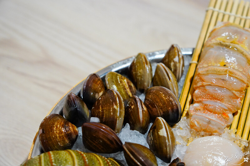 宜蘭縣羅東鎮饗點鍋精緻鍋物》羅東夜市旁388元起豐富自助吧吃到飽，平價肉品、高檔和牛、生猛海鮮都有