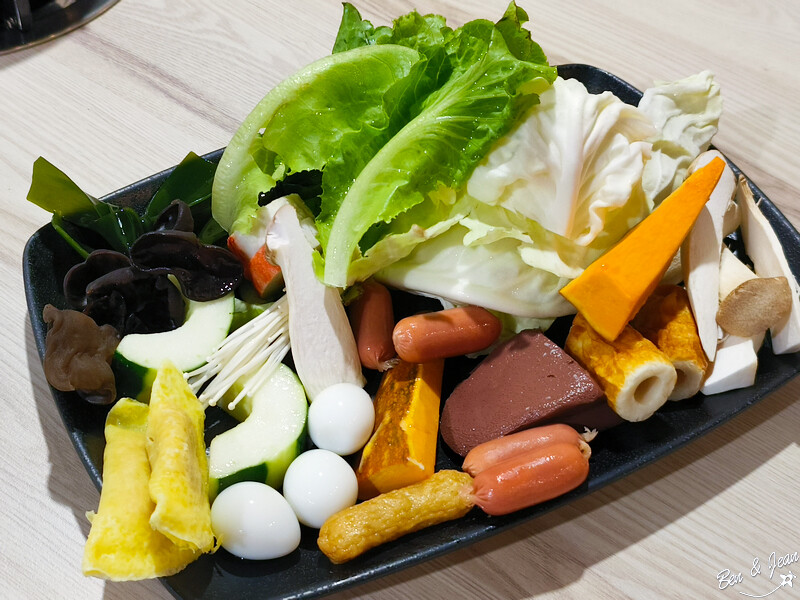 宜蘭縣羅東鎮饗點鍋精緻鍋物》羅東夜市旁388元起豐富自助吧吃到飽，平價肉品、高檔和牛、生猛海鮮都有