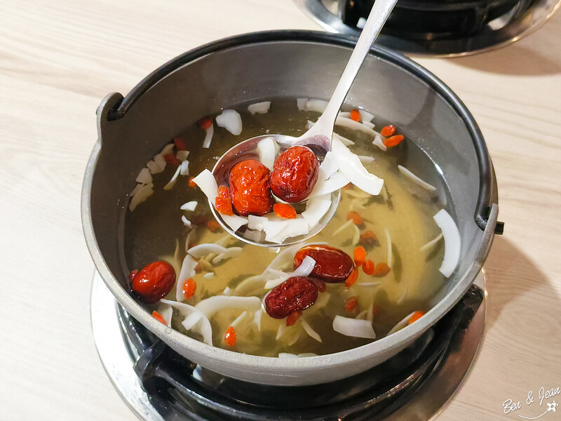 宜蘭縣羅東鎮饗點鍋精緻鍋物》羅東夜市旁388元起豐富自助吧吃到飽，平價肉品、高檔和牛、生猛海鮮都有