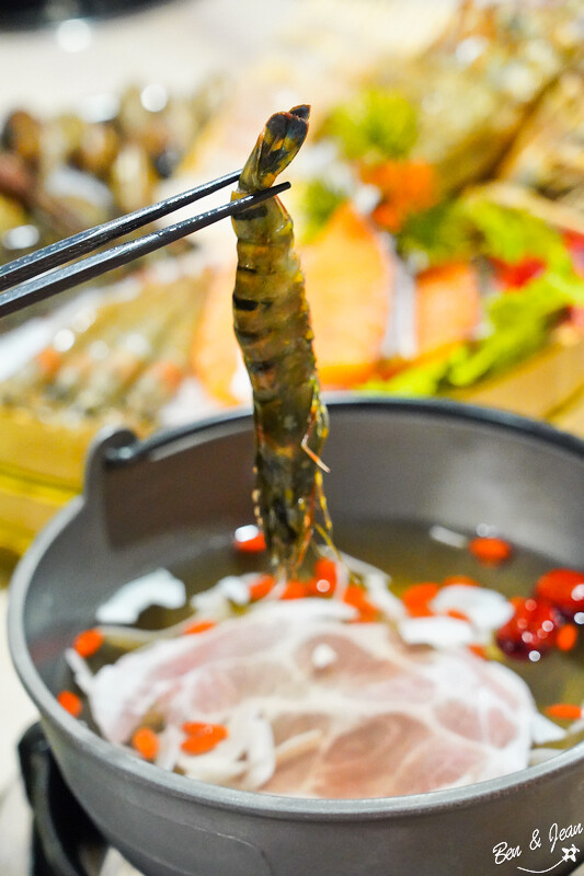 宜蘭縣羅東鎮饗點鍋精緻鍋物》羅東夜市旁388元起豐富自助吧吃到飽，平價肉品、高檔和牛、生猛海鮮都有