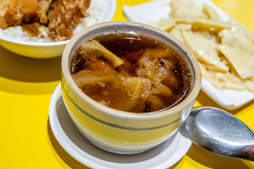 彰化縣員林市爌肉義｜零負評號稱在地最強爌肉飯！料爆多燉湯只要銅板價