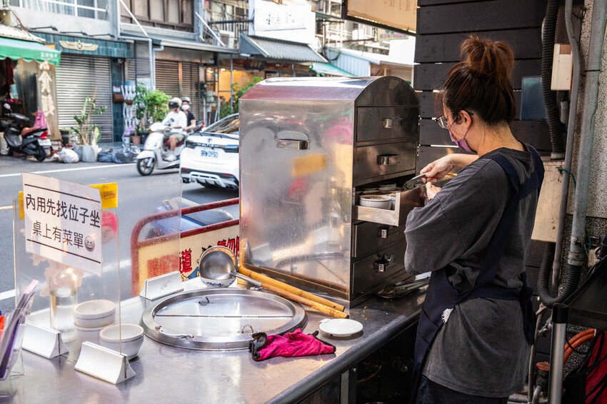 彰化縣員林市爌肉義｜零負評號稱在地最強爌肉飯！料爆多燉湯只要銅板價