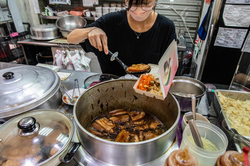 彰化縣員林市爌肉義｜零負評號稱在地最強爌肉飯！料爆多燉湯只要銅板價