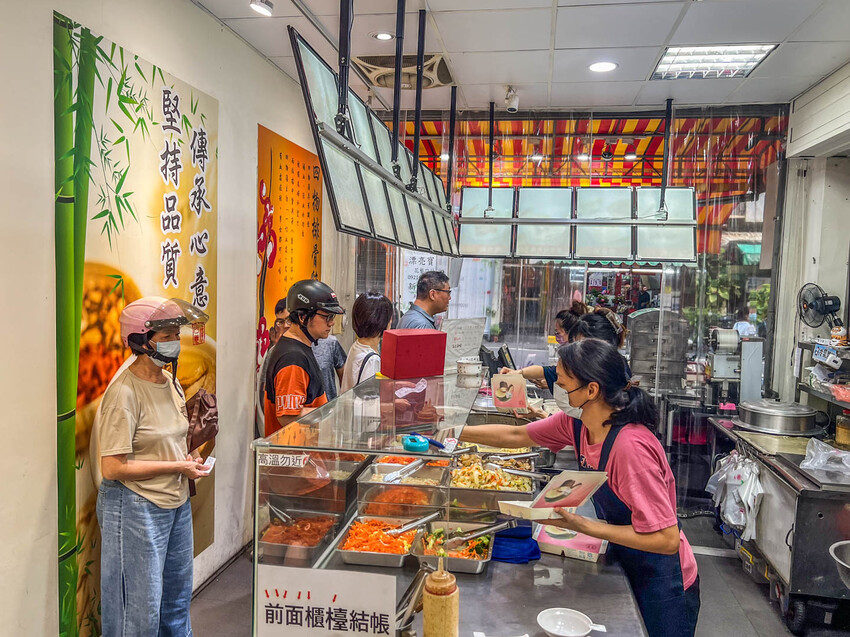 彰化縣員林市爌肉義｜零負評號稱在地最強爌肉飯！料爆多燉湯只要銅板價