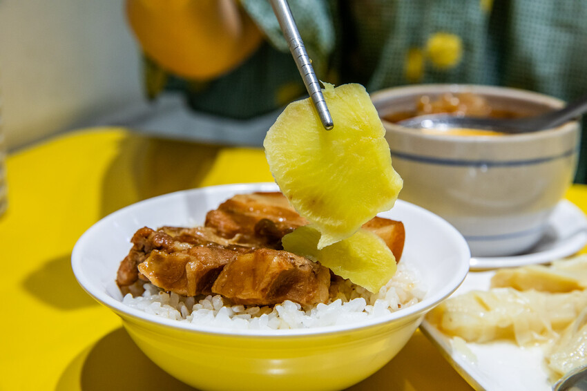 彰化縣員林市爌肉義｜零負評號稱在地最強爌肉飯！料爆多燉湯只要銅板價