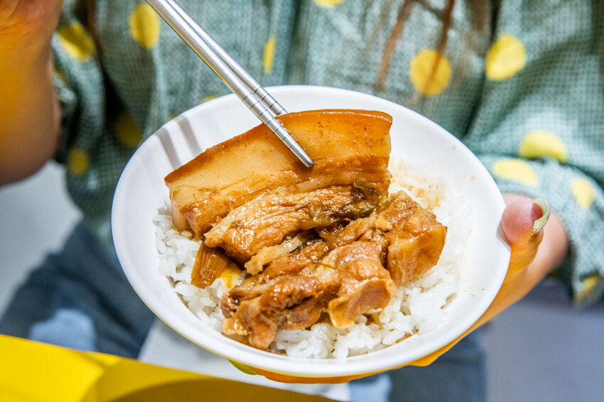 彰化縣員林市爌肉義｜零負評號稱在地最強爌肉飯！料爆多燉湯只要銅板價