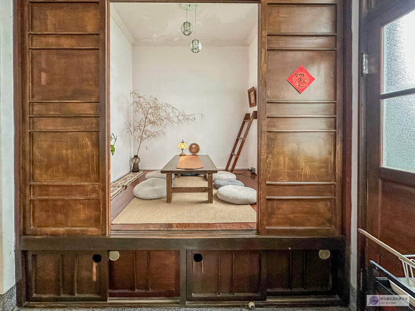 復古老宅中的隱藏茶館！60年的台式建築裡飄著淡淡茶香，靜謐的氛圍讓人沉浸其中，這家隱身巷弄的茶館絕對是品味人生的好去處。