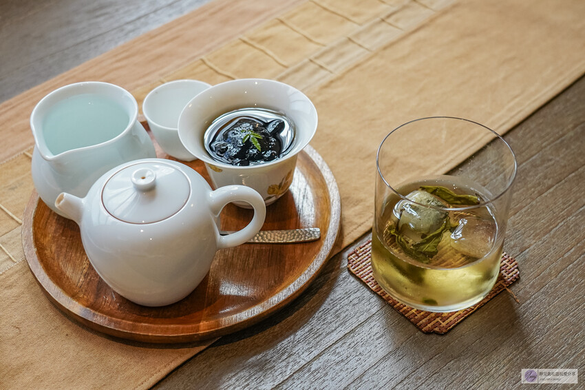 復古老宅中的隱藏茶館！60年的台式建築裡飄著淡淡茶香，靜謐的氛圍讓人沉浸其中，這家隱身巷弄的茶館絕對是品味人生的好去處。