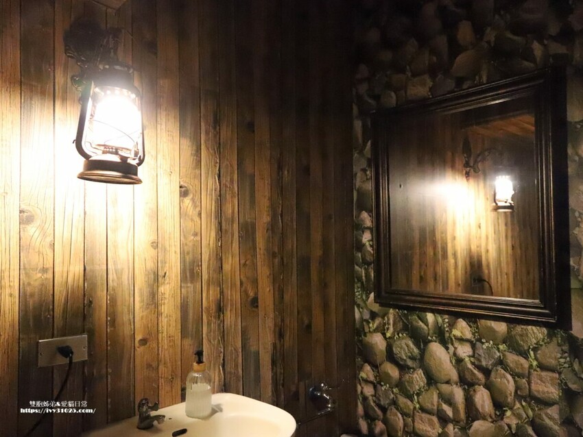 台南市南區台南老房子咖啡店 - 隱藏在巷弄中的 品藏一號店 輕食飲品 朋友相約小聚好地方