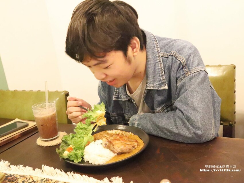 台南市南區台南老房子咖啡店 - 隱藏在巷弄中的 品藏一號店 輕食飲品 朋友相約小聚好地方