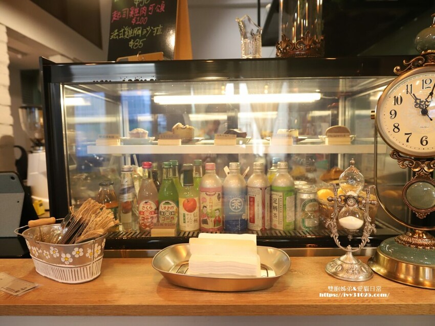 台南市南區台南老房子咖啡店 - 隱藏在巷弄中的 品藏一號店 輕食飲品 朋友相約小聚好地方