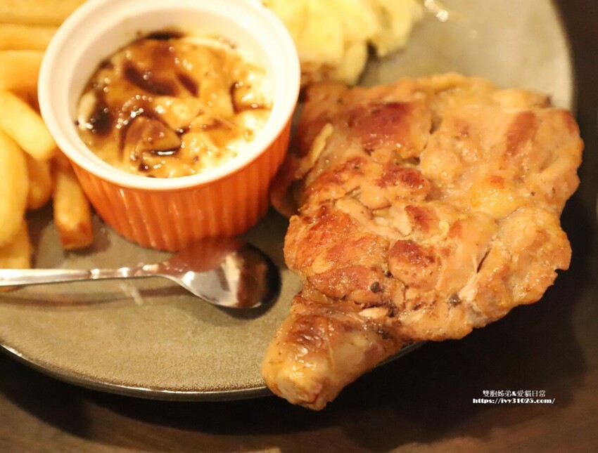 台南市南區台南老房子咖啡店 - 隱藏在巷弄中的 品藏一號店 輕食飲品 朋友相約小聚好地方