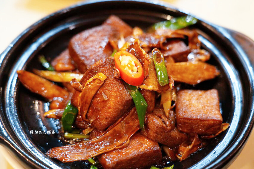 墾丁旅遊超人氣「曾家小棧」,招牌脆皮雞必點,恆春熱炒合菜餐廳