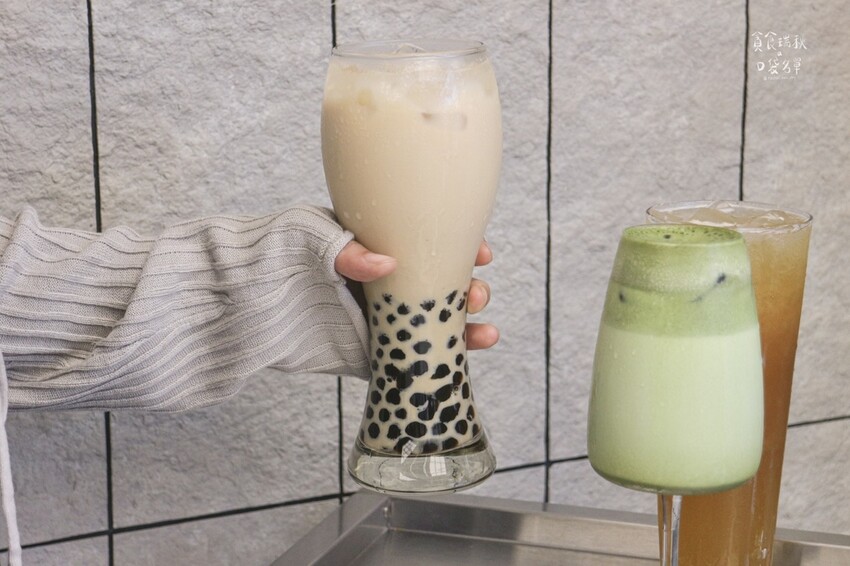 台中西區｜新開幕質感手搖飲品牌！清新茶香~搭配果香、奶香都好