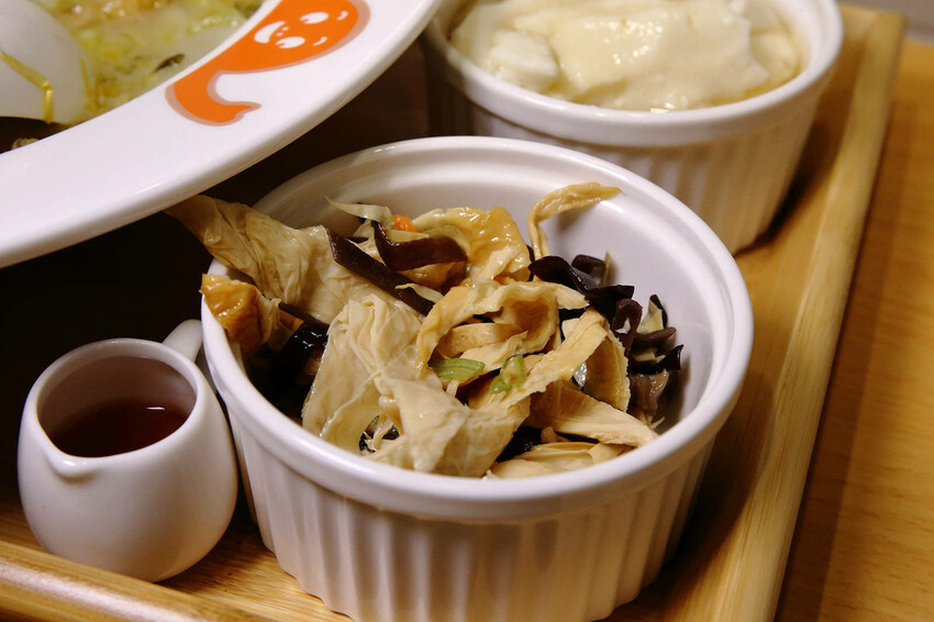 台北錦州街美食推薦！有小癮鮮果釀酸菜魚錦州店，7種口味最低只