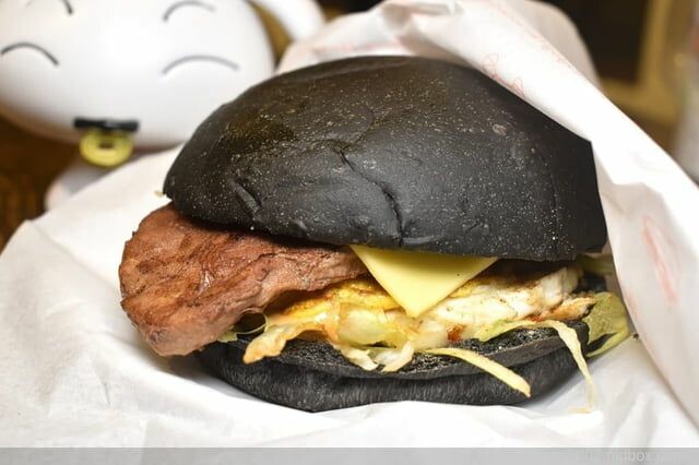 三重平價宵夜推薦 | hj早、午、宵夜 主打養生竹炭黑漢堡 宵夜時段也能輕鬆吃早午餐 -  就是這樣。吃喝玩樂。愛漂亮部落格 - FashionGuide 華人時尚專業評鑑