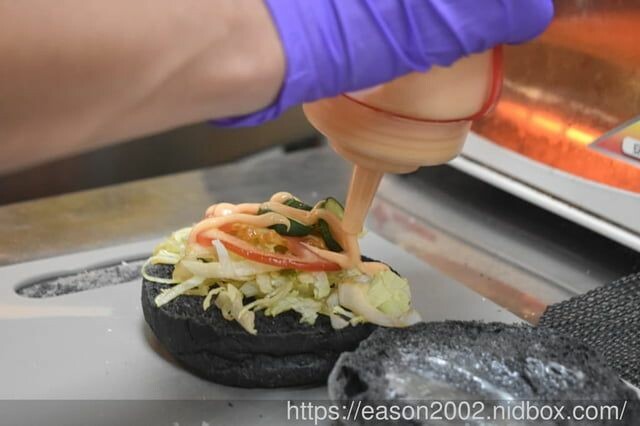 三重平價宵夜推薦 | hj早、午、宵夜 主打養生竹炭黑漢堡 宵夜時段也能輕鬆吃早午餐 -  就是這樣。吃喝玩樂。愛漂亮部落格 - FashionGuide 華人時尚專業評鑑