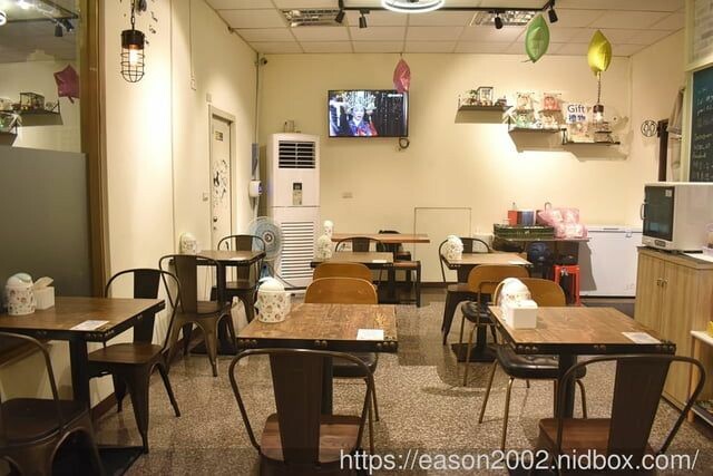 三重平價宵夜推薦 | hj早、午、宵夜 主打養生竹炭黑漢堡 宵夜時段也能輕鬆吃早午餐 -  就是這樣。吃喝玩樂。愛漂亮部落格 - FashionGuide 華人時尚專業評鑑