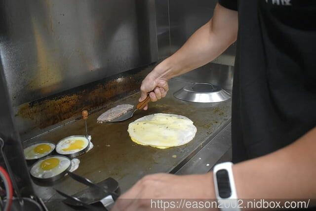 三重平價宵夜推薦 | hj早、午、宵夜 主打養生竹炭黑漢堡 宵夜時段也能輕鬆吃早午餐 -  就是這樣。吃喝玩樂。愛漂亮部落格 - FashionGuide 華人時尚專業評鑑