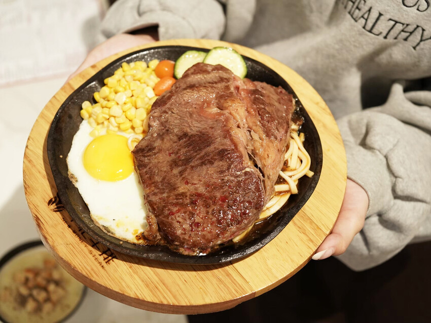 【高雄牛排】牛忙牛排│高雄平價牛排推薦│排餐好吃實在│辣控必