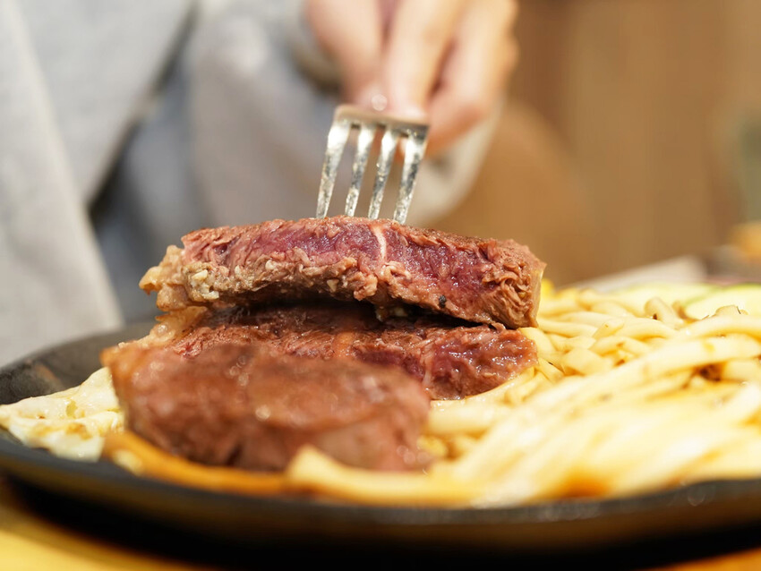 【高雄牛排】牛忙牛排│高雄平價牛排推薦│排餐好吃實在│辣控必