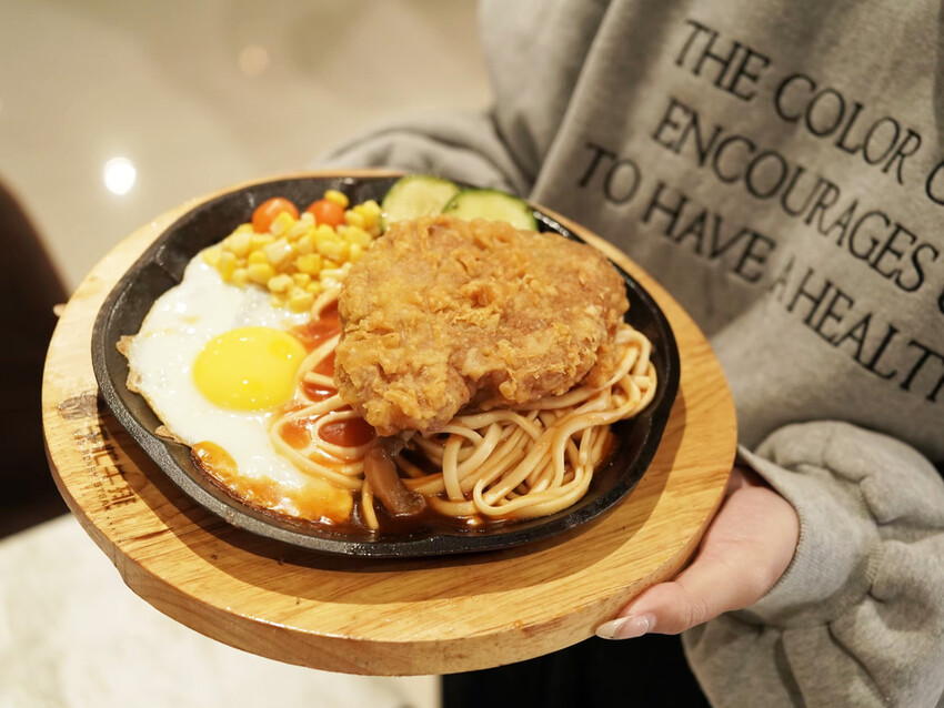 【高雄牛排】牛忙牛排│高雄平價牛排推薦│排餐好吃實在│辣控必