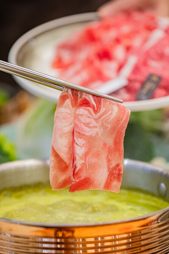 高雄市小港區高雄美食 x 嗑肉石鍋 | 小港區的美食天堂