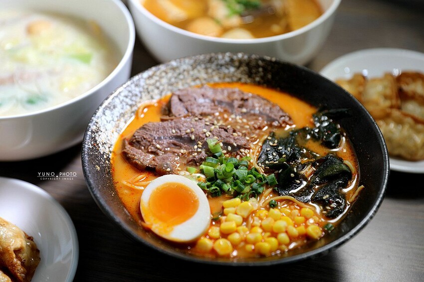 台中市霧峰區拉麵控必收！欲罷不能超有嚼勁拉麵 搭配靈魂湯頭 一試成主顧｜黑告食坊(霧峰美食)