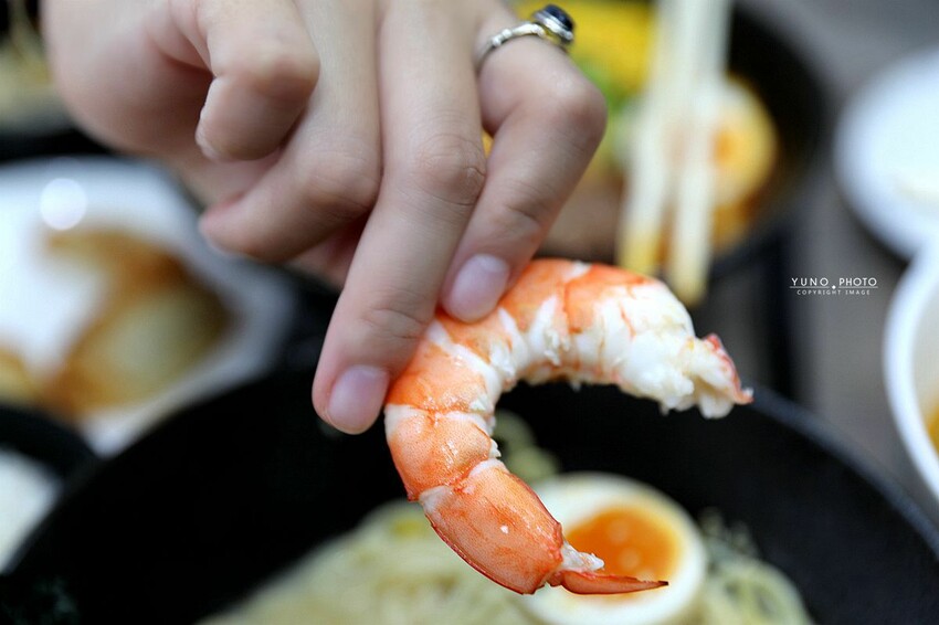 台中市霧峰區拉麵控必收！欲罷不能超有嚼勁拉麵 搭配靈魂湯頭 一試成主顧｜黑告食坊(霧峰美食)