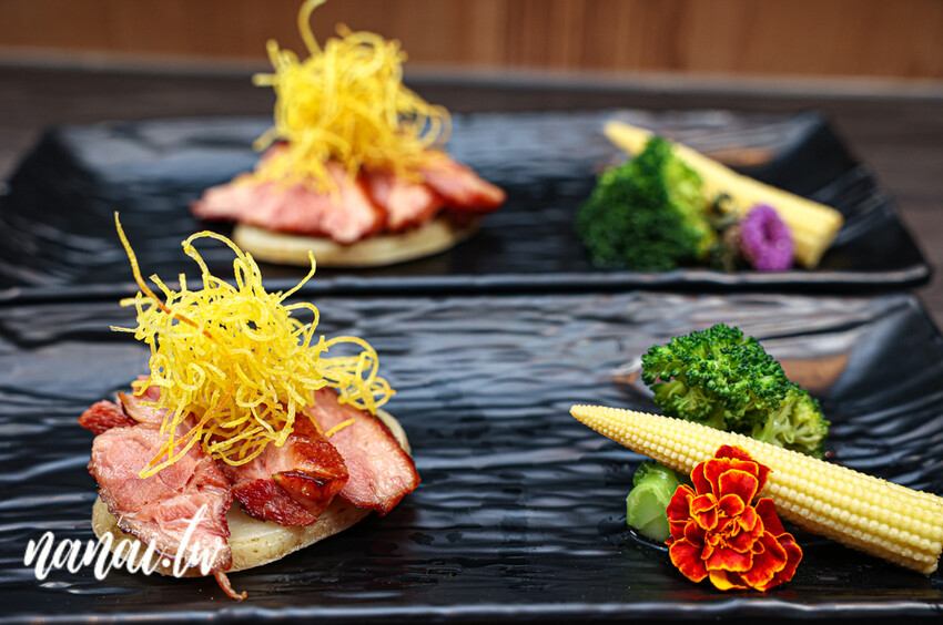 彰化巷內仔的無菜單板前料理!座位僅有八席,1580元免服務費,吃16-18道精緻日料。想吃建議預約。