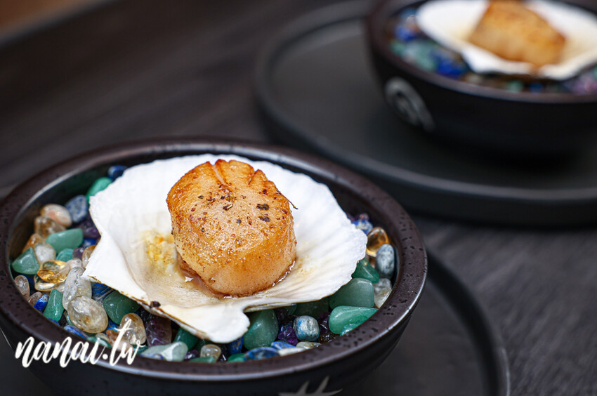 彰化巷內仔的無菜單板前料理!座位僅有八席,1580元免服務費,吃16-18道精緻日料。想吃建議預約。