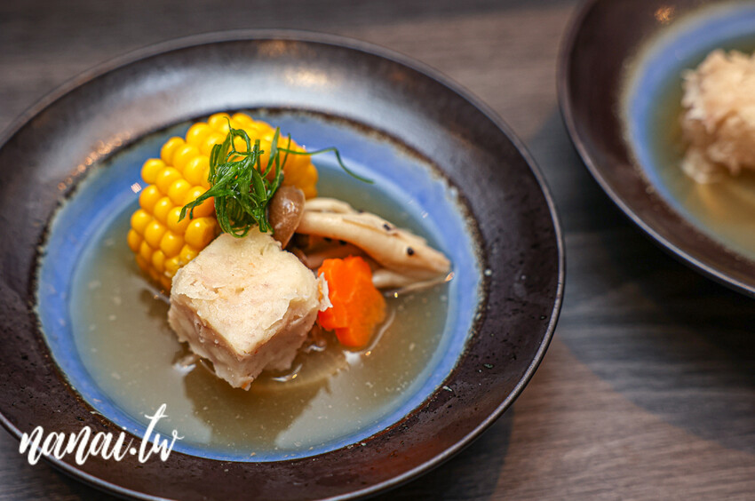 彰化巷內仔的無菜單板前料理!座位僅有八席,1580元免服務費,吃16-18道精緻日料。想吃建議預約。