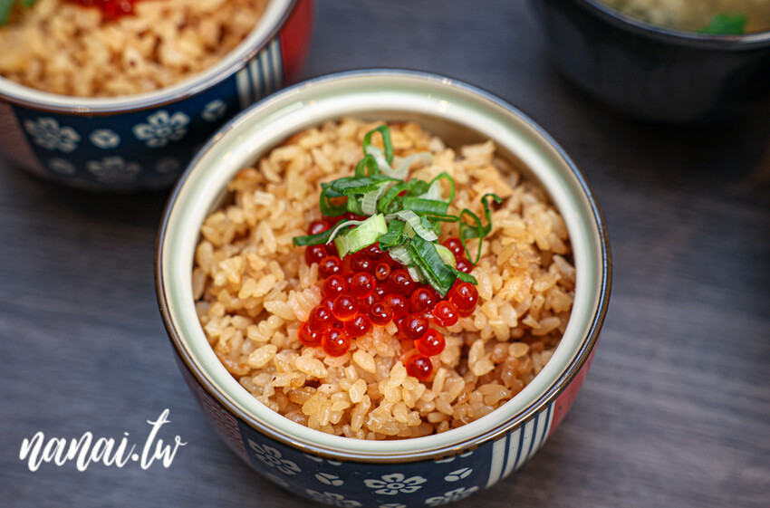 彰化巷內仔的無菜單板前料理!座位僅有八席,1580元免服務費,吃16-18道精緻日料。想吃建議預約。