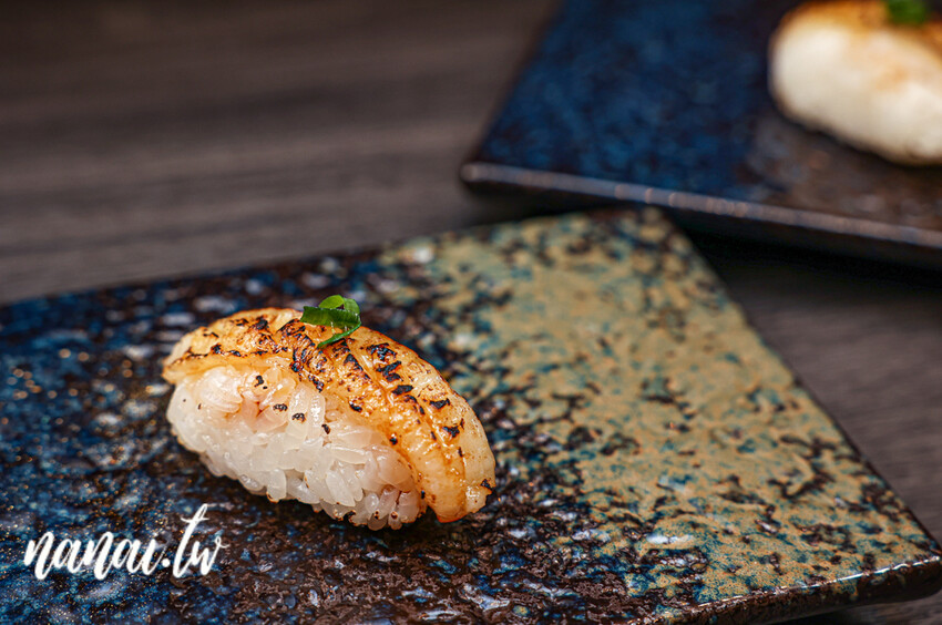 彰化巷內仔的無菜單板前料理!座位僅有八席,1580元免服務費,吃16-18道精緻日料。想吃建議預約。