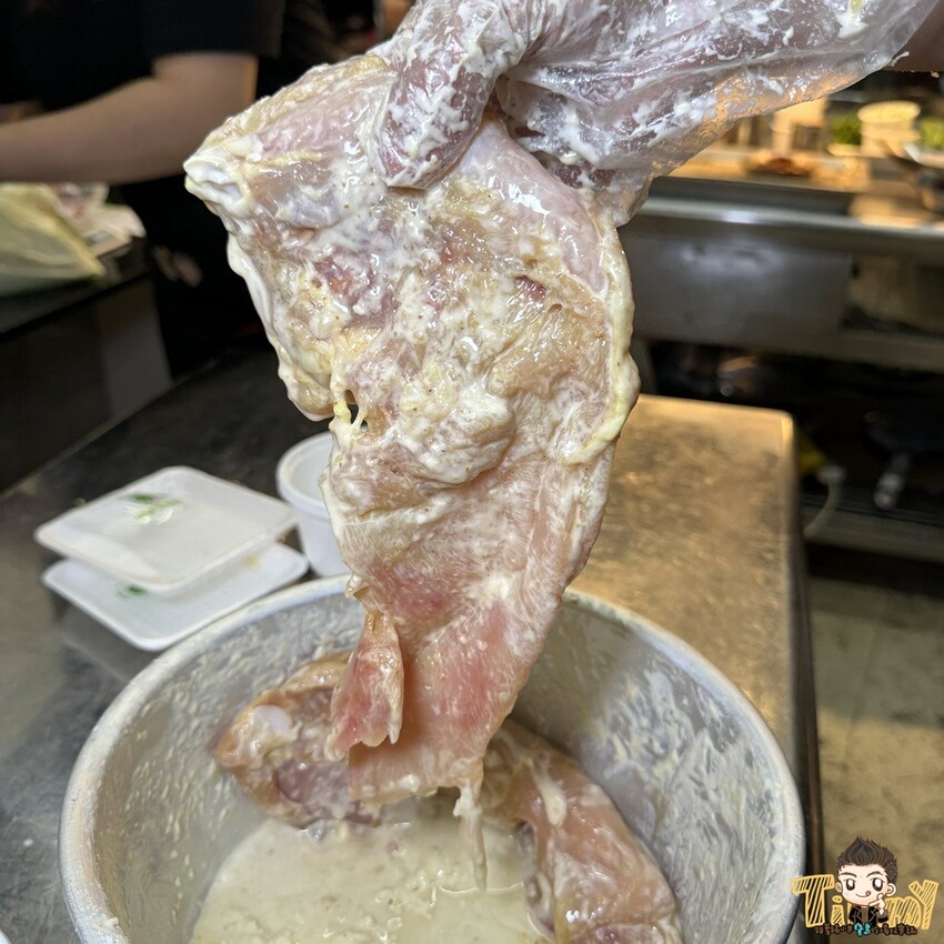 新竹縣竹北市竹北老鄭豆乳雞 一支只要25元的南部口味溫體豆乳雞翅! 創意美式台灣雞排鹹香脆皮超下酒! (菜單營業時間地址電話) - 跟著踢小米吃喝玩樂趣