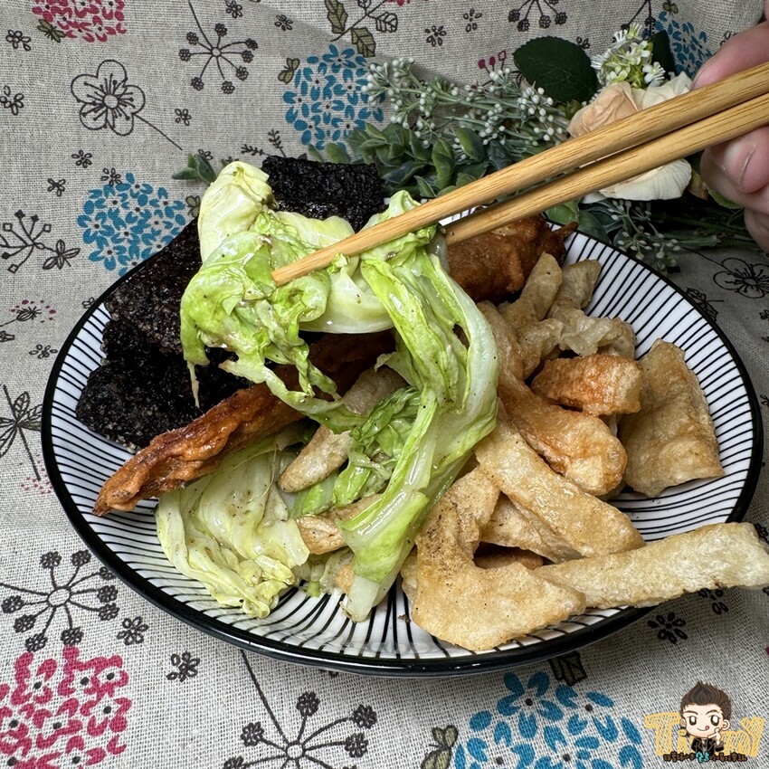 新竹縣竹北市竹北老鄭豆乳雞 一支只要25元的南部口味溫體豆乳雞翅! 創意美式台灣雞排鹹香脆皮超下酒! (菜單營業時間地址電話) - 跟著踢小米吃喝玩樂趣