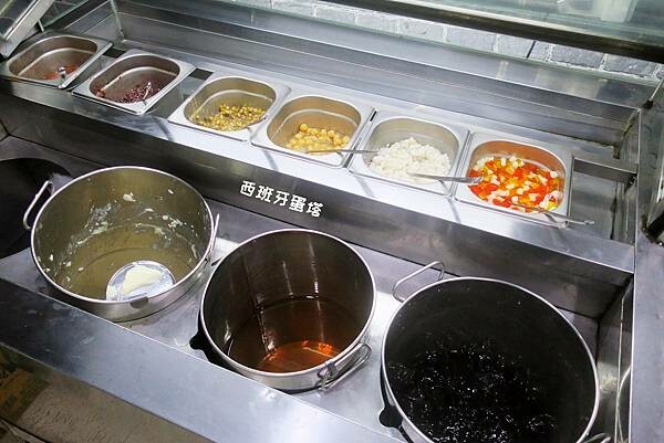 順興集團 牛肉麵專賣店｜三重大智街必吃，被牛肉麵耽誤的鹽滷豆