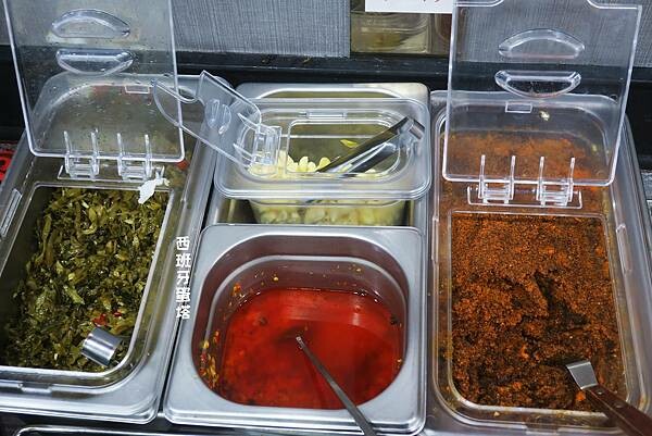 順興集團 牛肉麵專賣店｜三重大智街必吃，被牛肉麵耽誤的鹽滷豆