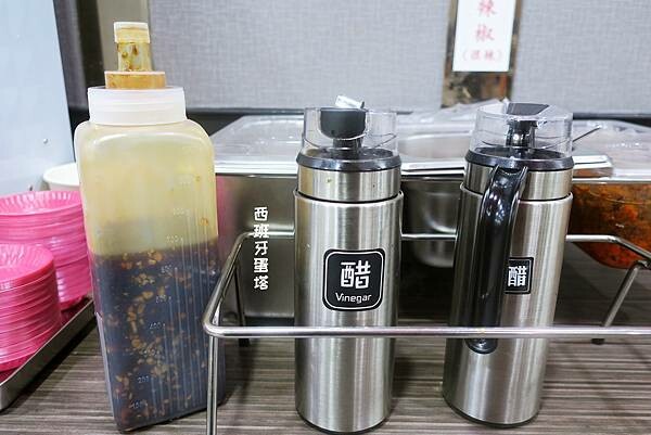 順興集團 牛肉麵專賣店｜三重大智街必吃，被牛肉麵耽誤的鹽滷豆