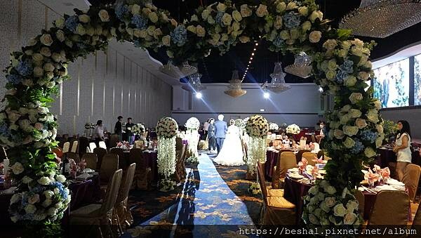 豺狼到新竹參觀婚宴會館?伊薇儷新竹婚宴會館全白色歐式建築有如