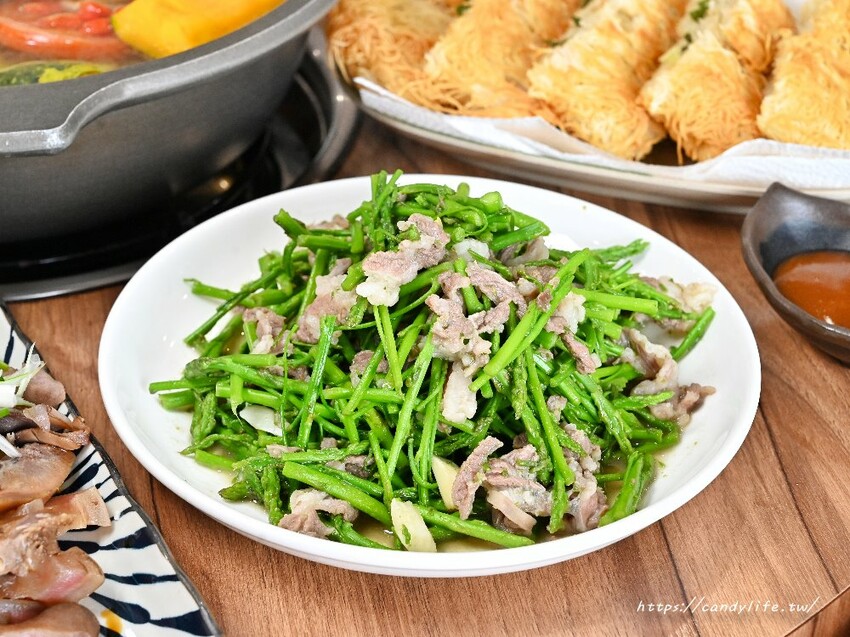 彰化縣芳苑鄉阿華羊肉店|在地老饕推薦的溫體羊肉爐,採用自養羊隻,料多實在,蔬菜湯頭更是讚